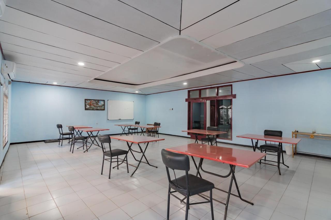 Hotel Markoni Pamanukan Mitra Reddoorz Pamanukan Hilir Экстерьер фото